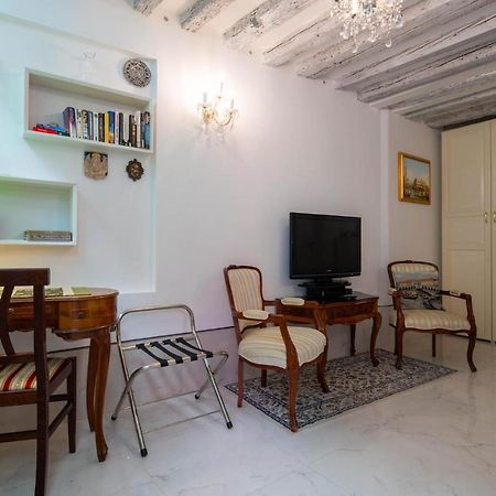 Loving In Venice, 5 Stars מראה חיצוני תמונה