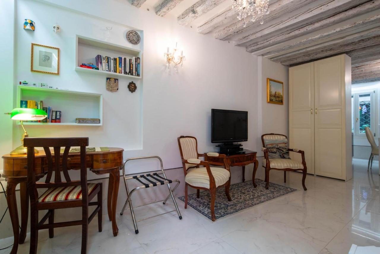 Loving In Venice, 5 Stars מראה חיצוני תמונה