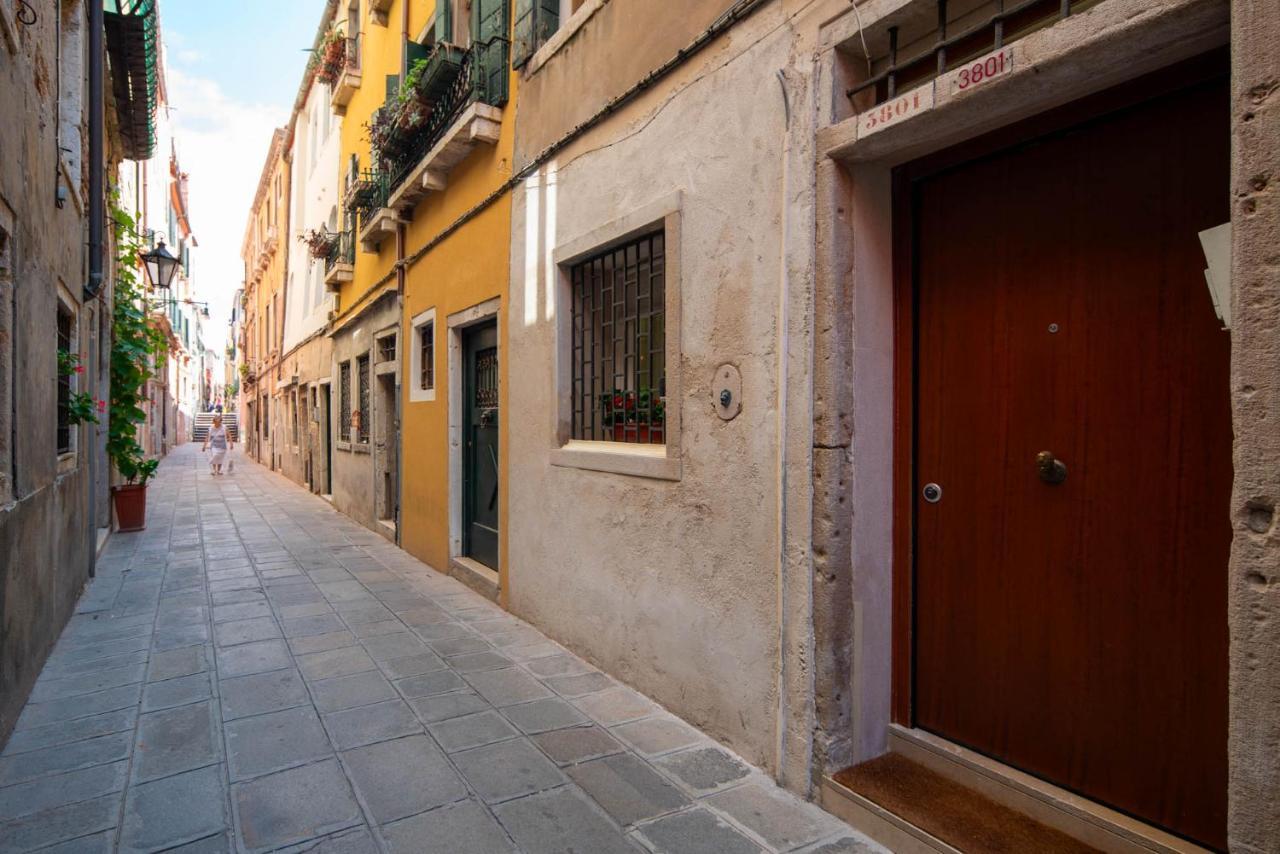 Loving In Venice, 5 Stars מראה חיצוני תמונה