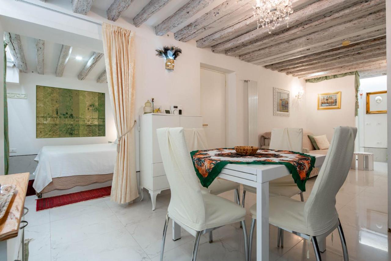 Loving In Venice, 5 Stars מראה חיצוני תמונה
