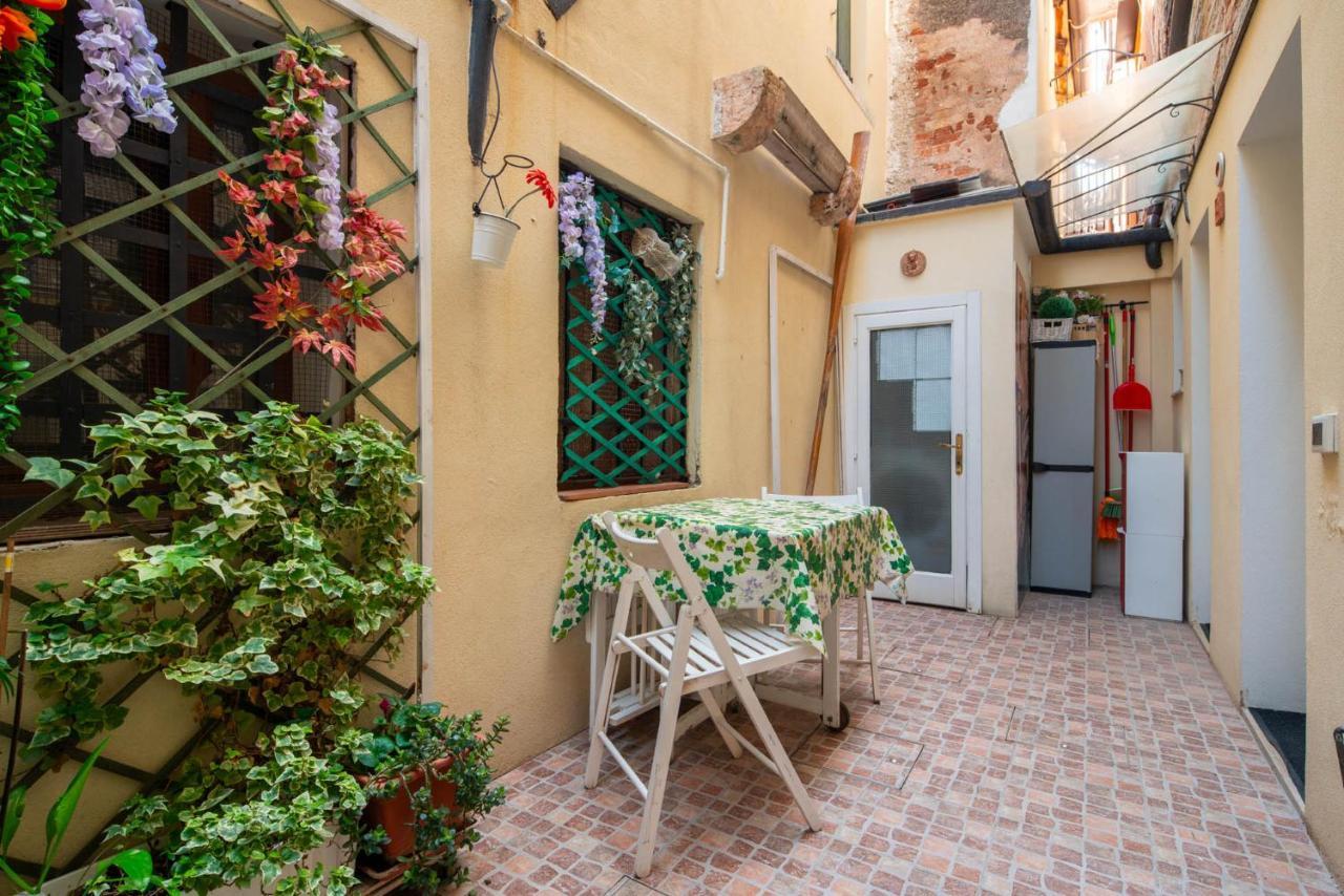 Loving In Venice, 5 Stars מראה חיצוני תמונה
