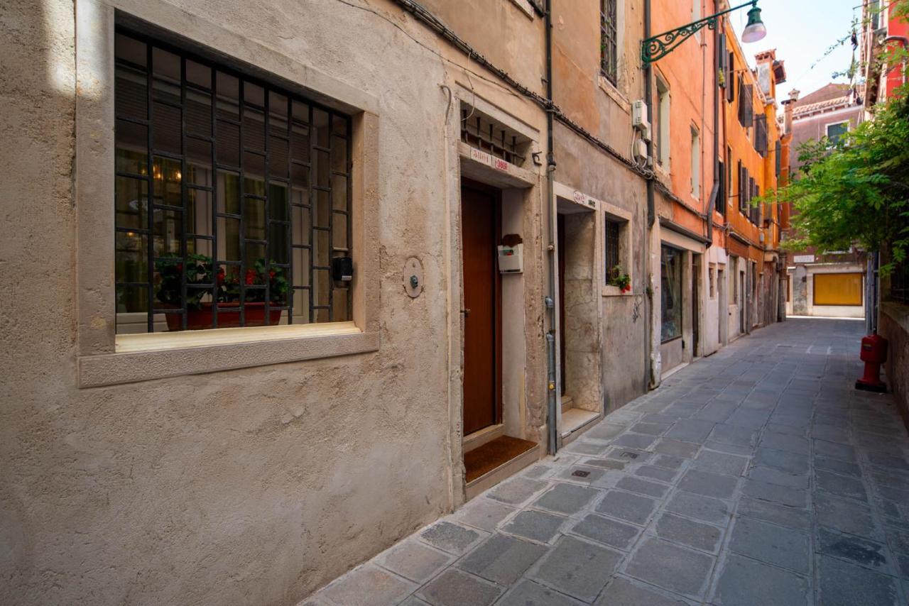 Loving In Venice, 5 Stars מראה חיצוני תמונה