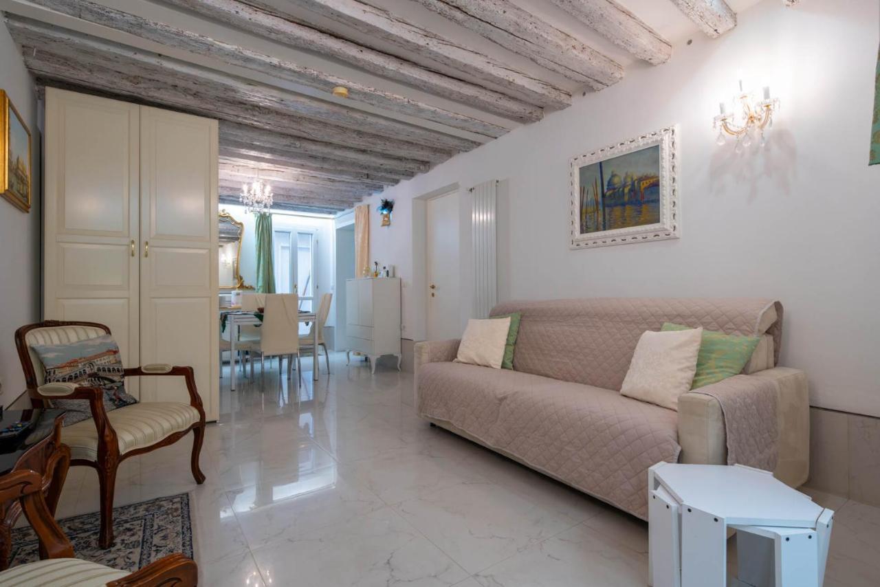 Loving In Venice, 5 Stars מראה חיצוני תמונה